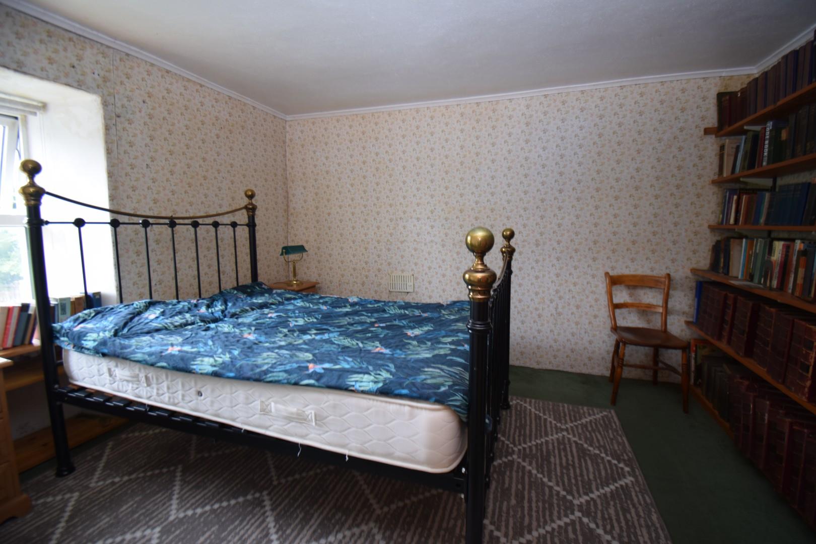 Bedroom 1.JPG